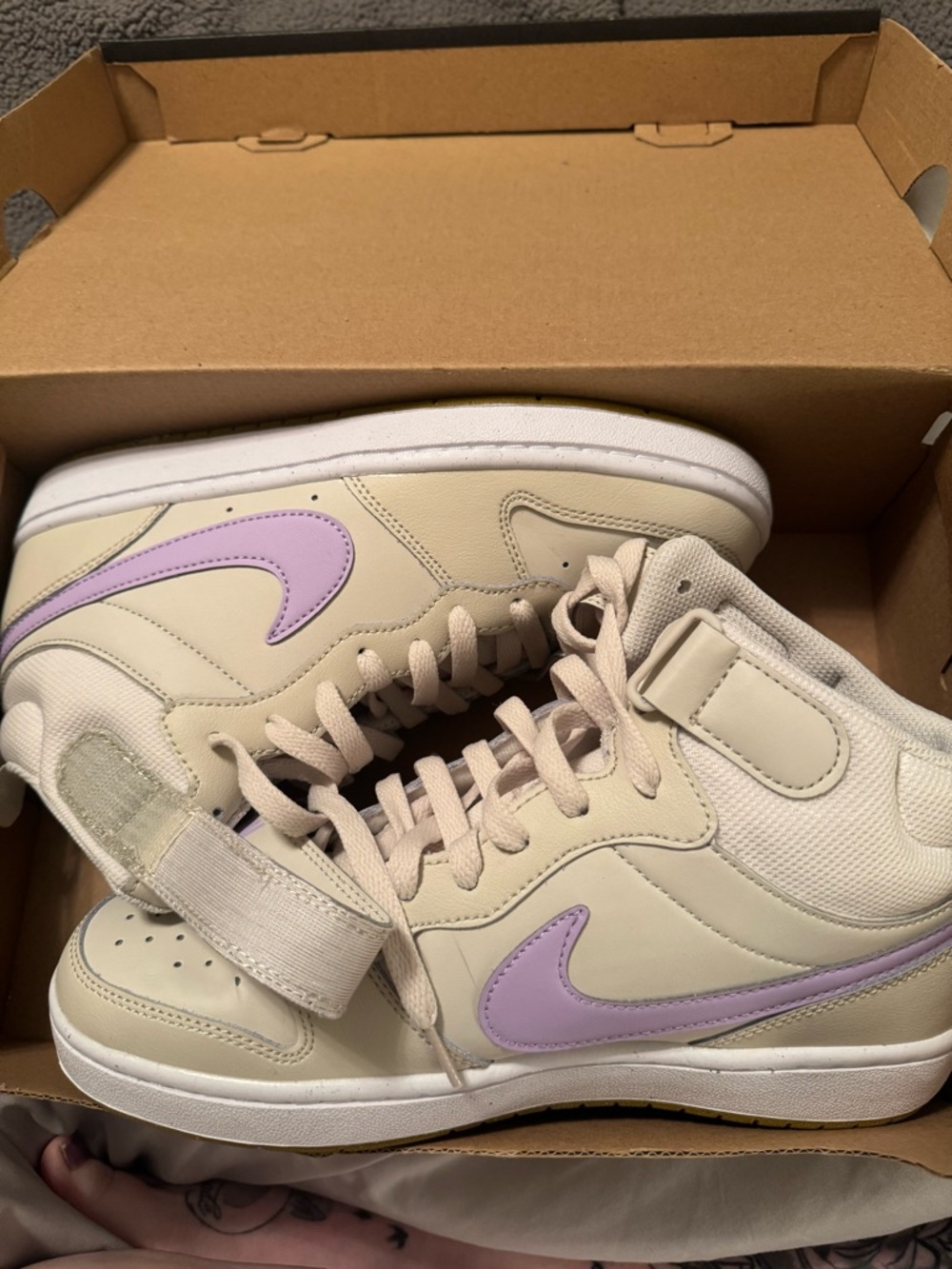 Brand New Nike Women’s Mid-Top Sneakers